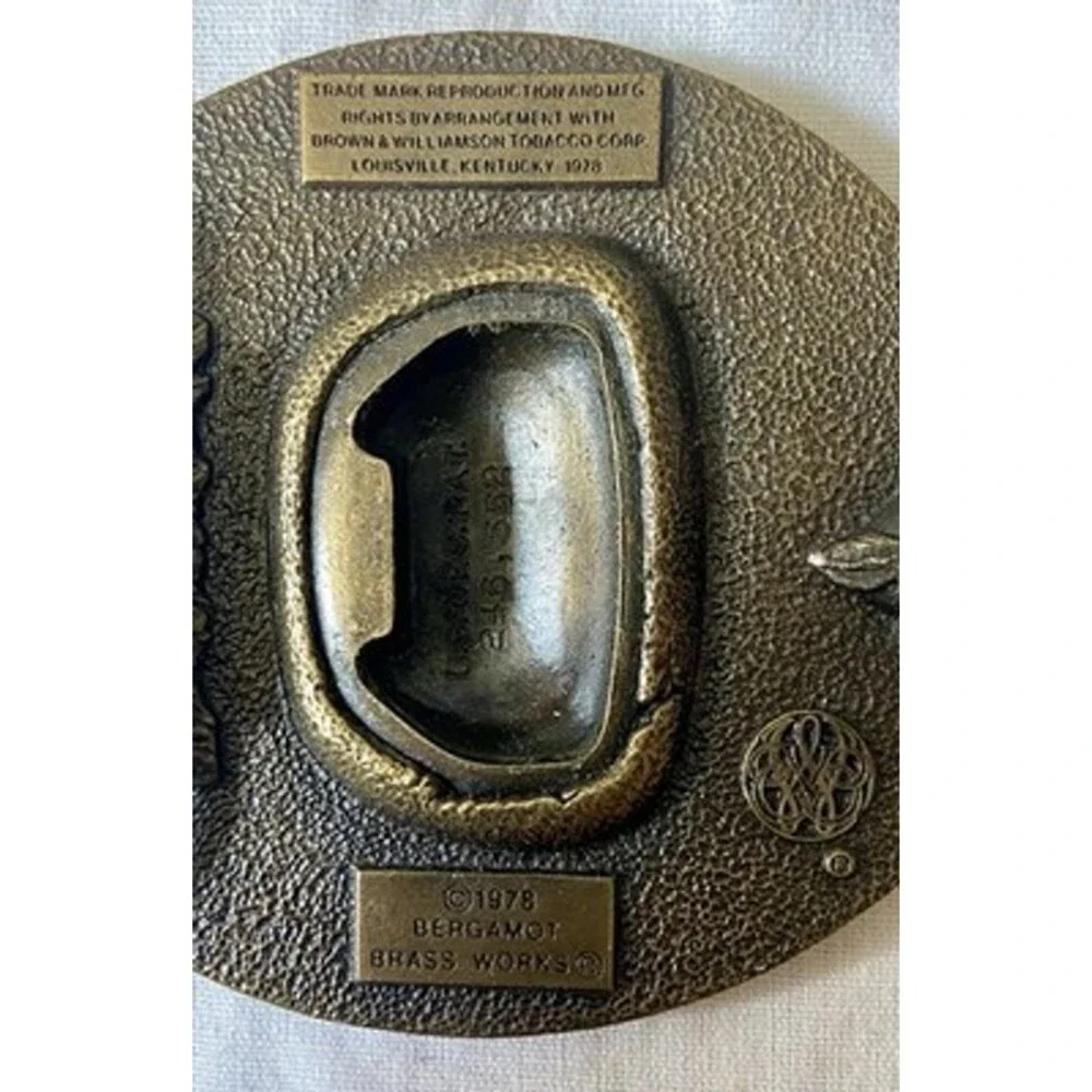 WK15144 VINTAGE 1978 **SIR WALTER RALEIGH** BEER OPENER ON BACK MENS BELT BUCKLE